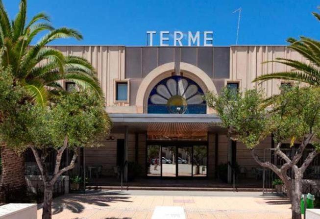 Appartamento Centralissimo Zona Terme Маргерита-ди-Савойя Экстерьер фото